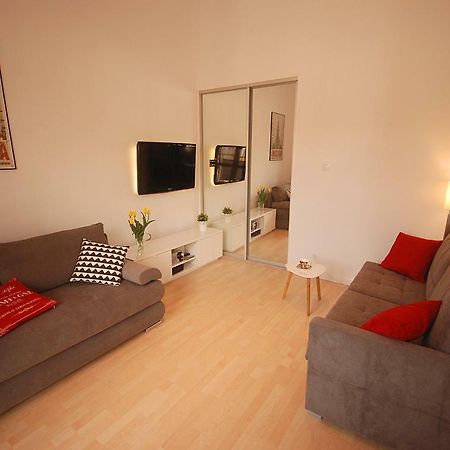 Nowy Apartament Wilcza Warszawa Exteriör bild