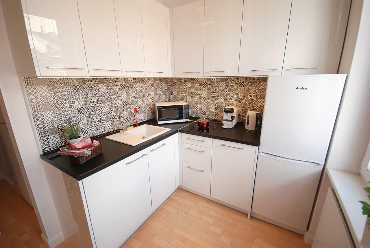 Nowy Apartament Wilcza Warszawa Exteriör bild