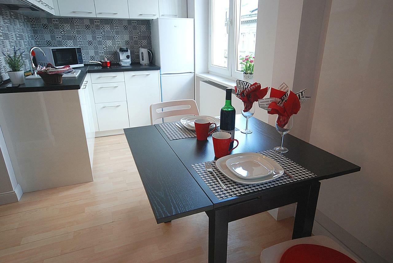 Nowy Apartament Wilcza Warszawa Exteriör bild